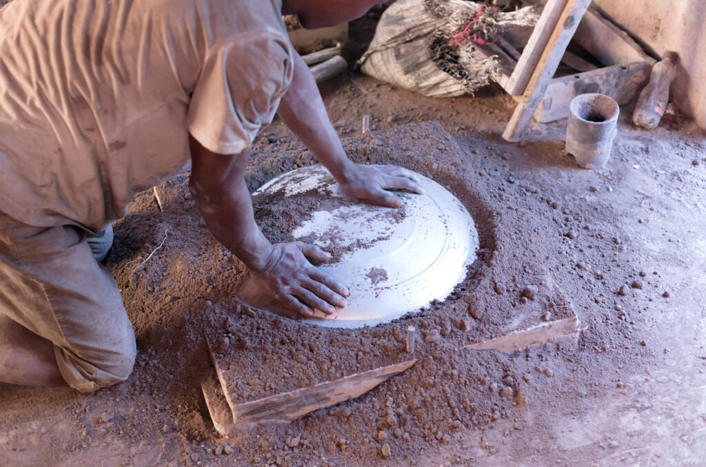 Manufacturing of aluminum kitchen utensils, working with salvaged materials